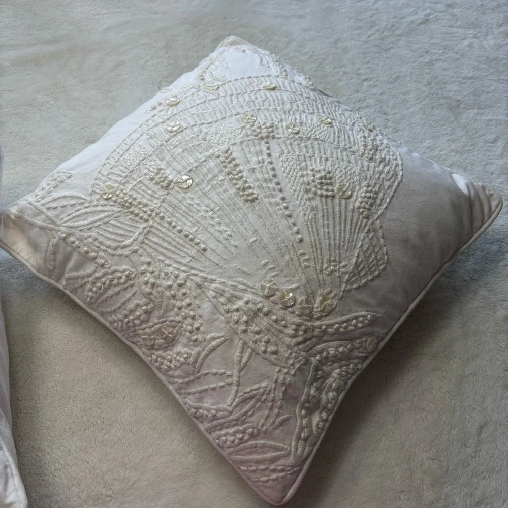 Pottery Barn Cream White Embroidered Shell Pattern Throw Pillows & Inserts Pair - Picture 4 of 12